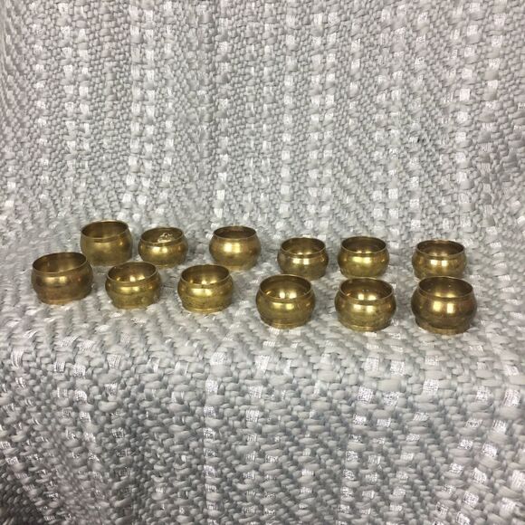 Traditional Brass Napkin Rings - Set of 12 - Picture 1 of 7